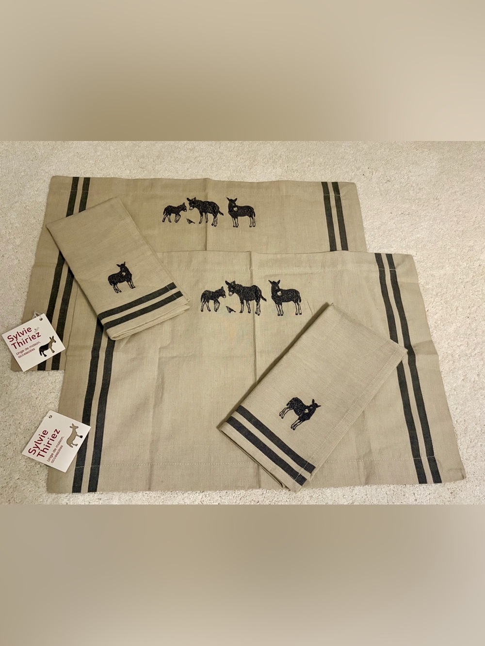 Set of TWO NWT Sylvie Thiriez RDV au pré Embroidered Linen Placemats & Napkins